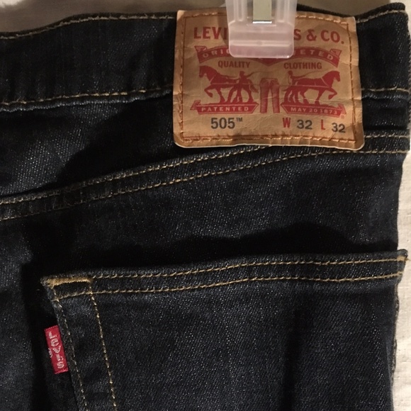Levi's 505 32x32 Dark Wash - Picture 1 of 4